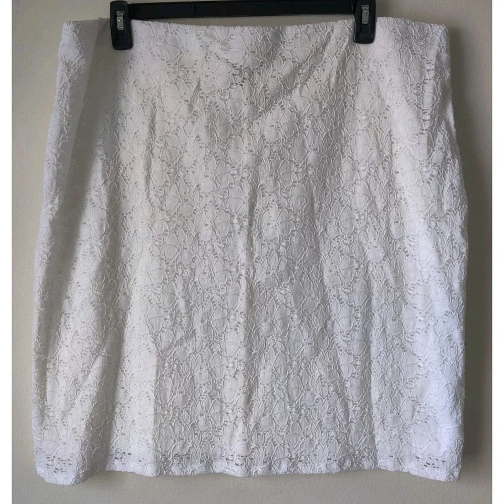 Alfani Women's Plus Size White Lace Pull-on Straight Mini Skirt Lined Size 20W‎
